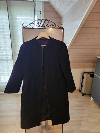 schwarzer Mantel von Zara Grösse XS
