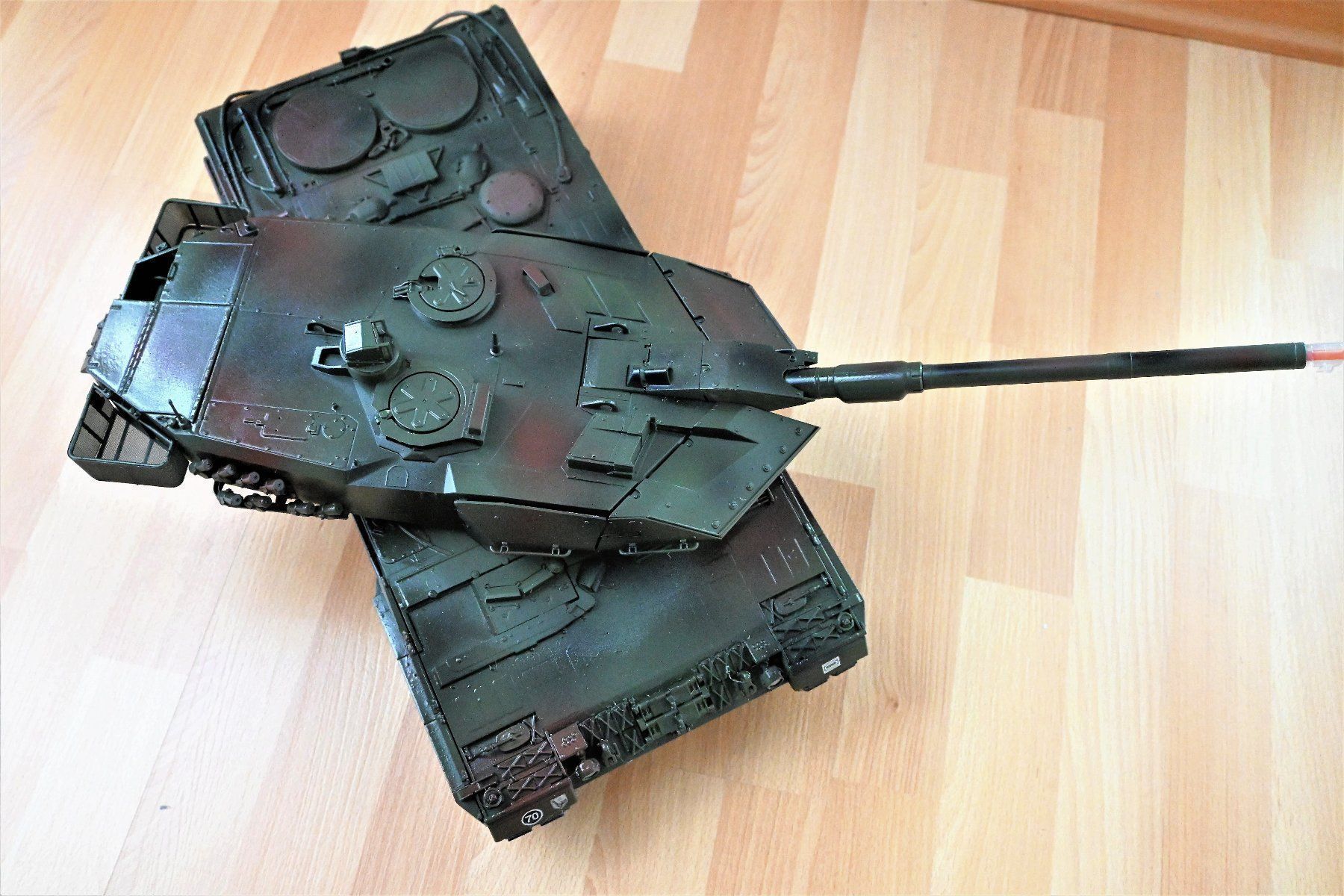 Tamiya Modellismo RC: Tamiya Panzer Leopard 2A6 – Nuovo (secondo la descrizione) da Urdorf venduto da tapir77 2