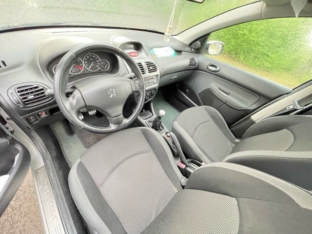 Peugeot Automobili: PEUGEOT   206 1.4 i – Usato da Dietikon venduto da Conborno 4