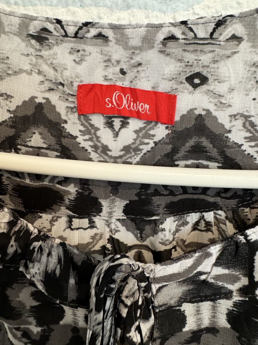 S.Oliver Camicette: leichte Bluse S.Oliver schwarz weiss Gr. S / 36 – Usato da Fislisbach venduto da KolibriSecondhand 1