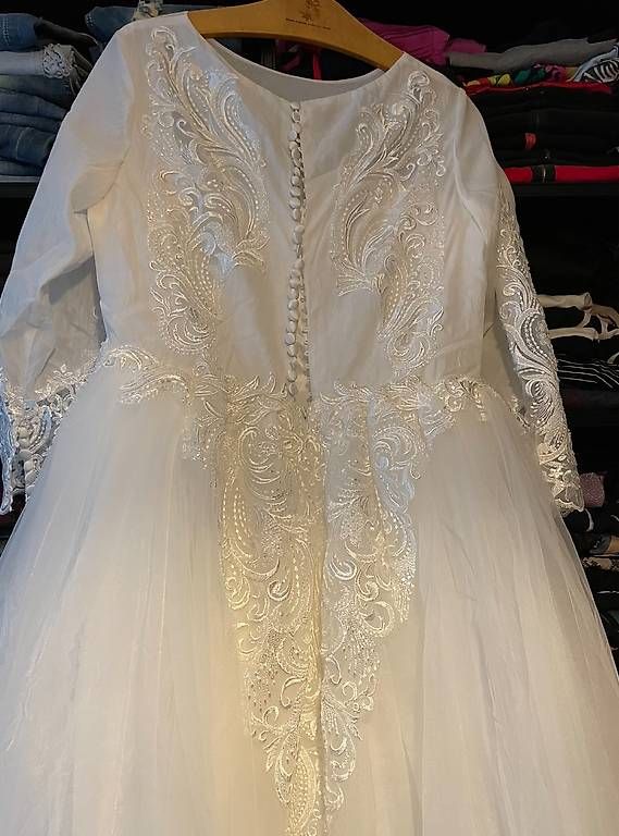 Vestiti: Brautkleid 40-42 – Usato da Niederhasli venduto da sev_d7hq 2