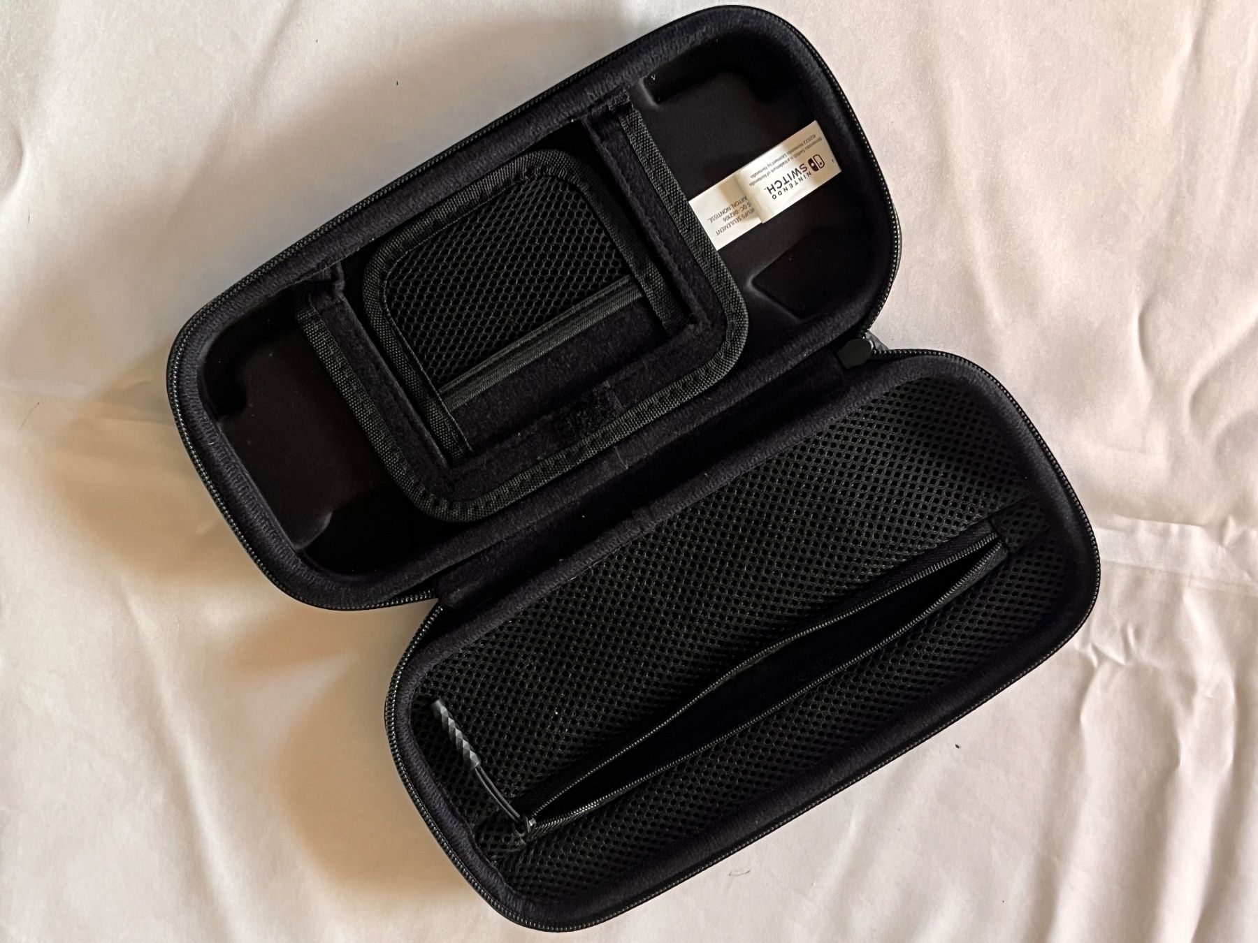 Nintendo Custodie protettive: Original Nintendo Switch Case – Usato da Richterswil venduto da tilodecooli 1