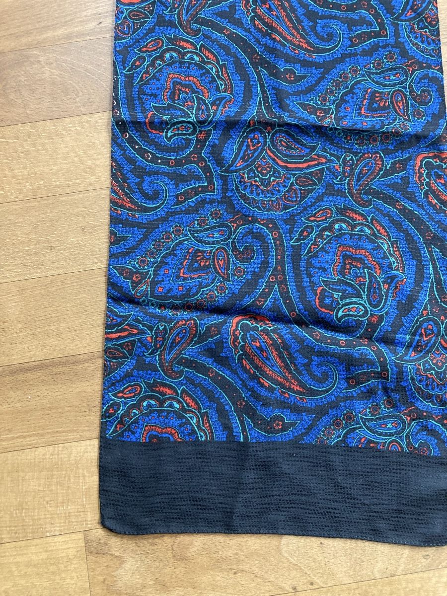 Foulard & Sciarpe: Edler Schal mit Paisley-Muster - Herbst Accessoire – Usato da Winterthur venduto da silen 1