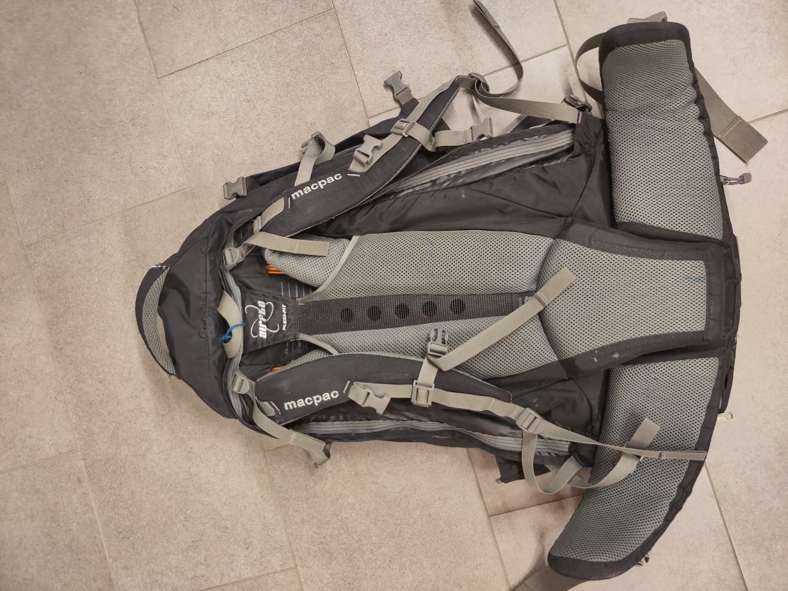 Macpac Zaini: MacPac 70L Rucksack + 15L Tagesrucksack – Usato da Wädenswil venduto da jul_dn77 2