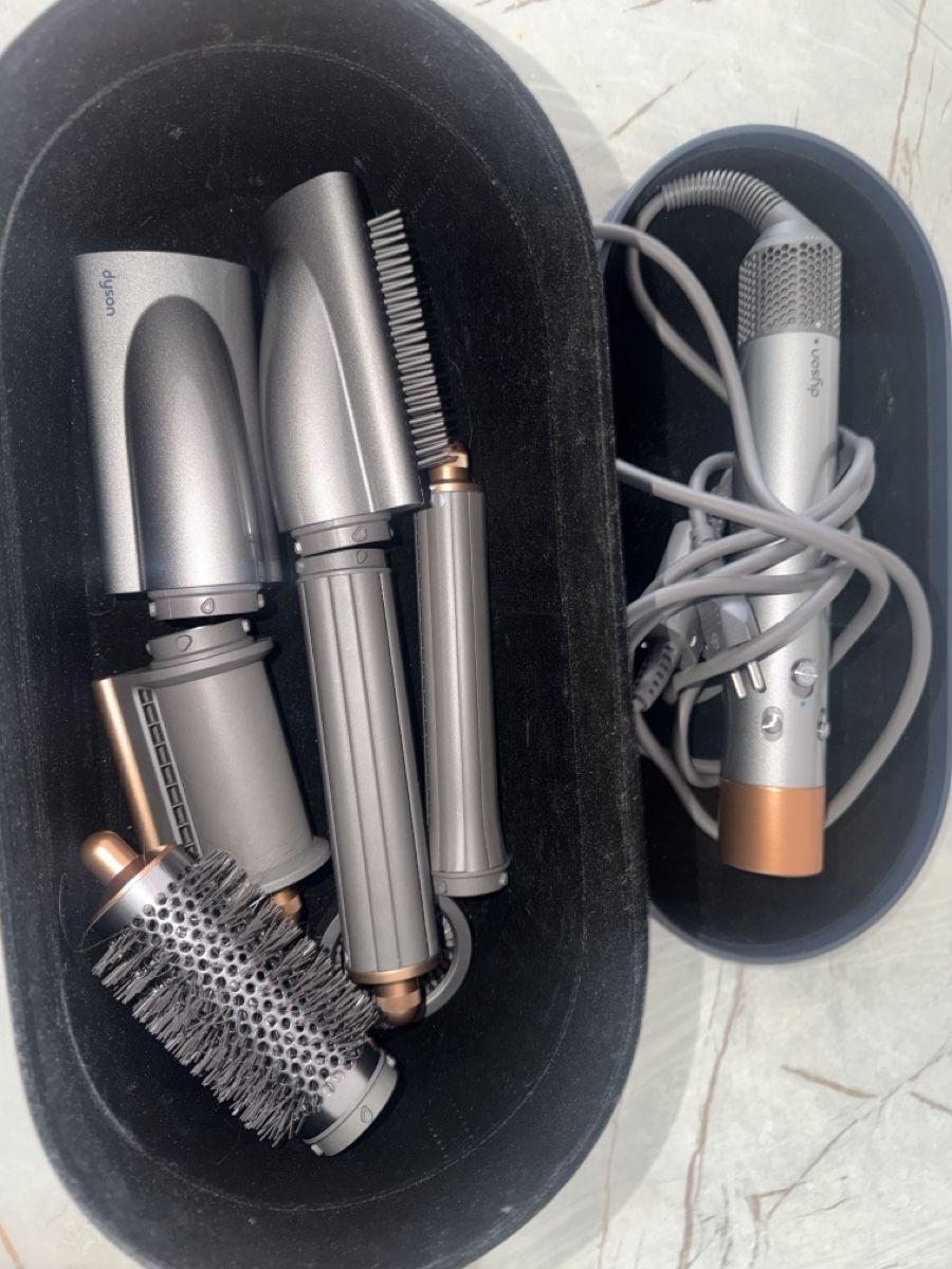 Dyson Föhn: Dyson Airwrap – Neu (gemäss Beschreibung) aus Grenchen von a.berisha03 1