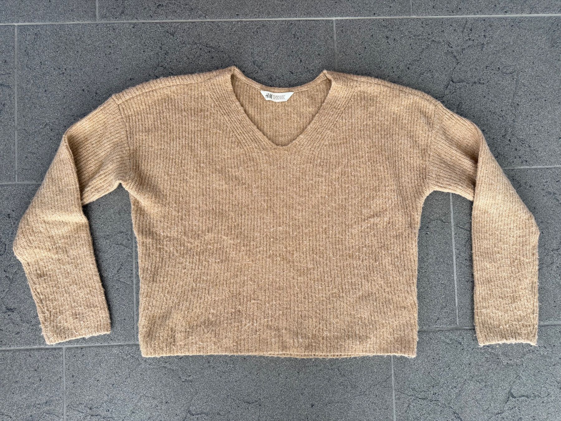 H&M Pulls et sweat-shirts: Pullover V-Ausschnitt Grösse 158/164 – Neuf (Voir description) à Rupperswil par Nila_7