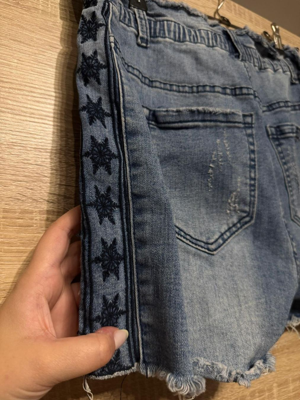 Pantaloni: Short en jean – Usato da Montreux venduto da iizaa811 2