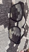 Stilvolle Sonnenbrille, schwarzer Rahmen