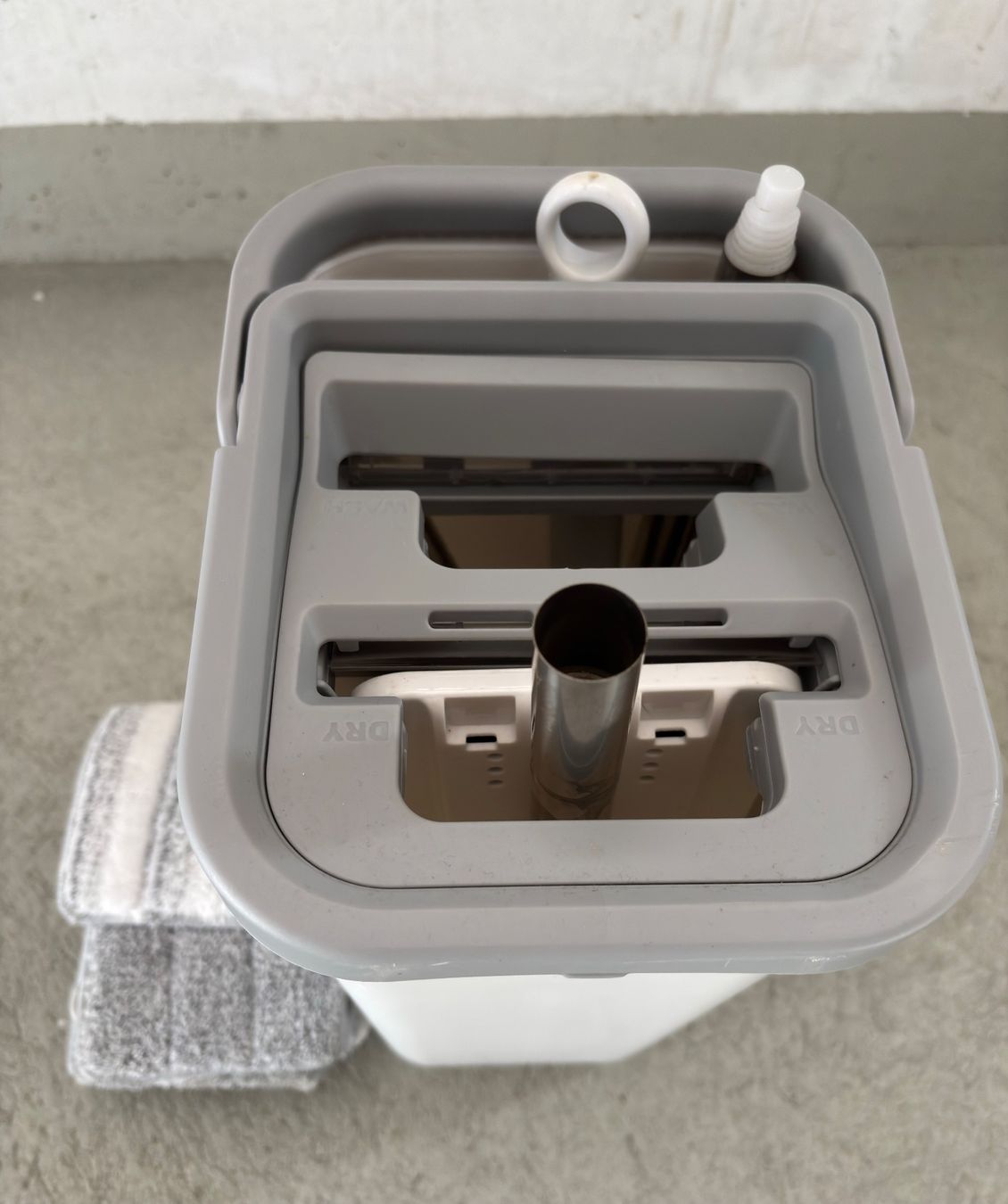 Altro per la casa: Flachmopp mit 2-Kammer-Eimer – WASH & DRY – Usato da Sonterswil venduto da VD-Service
