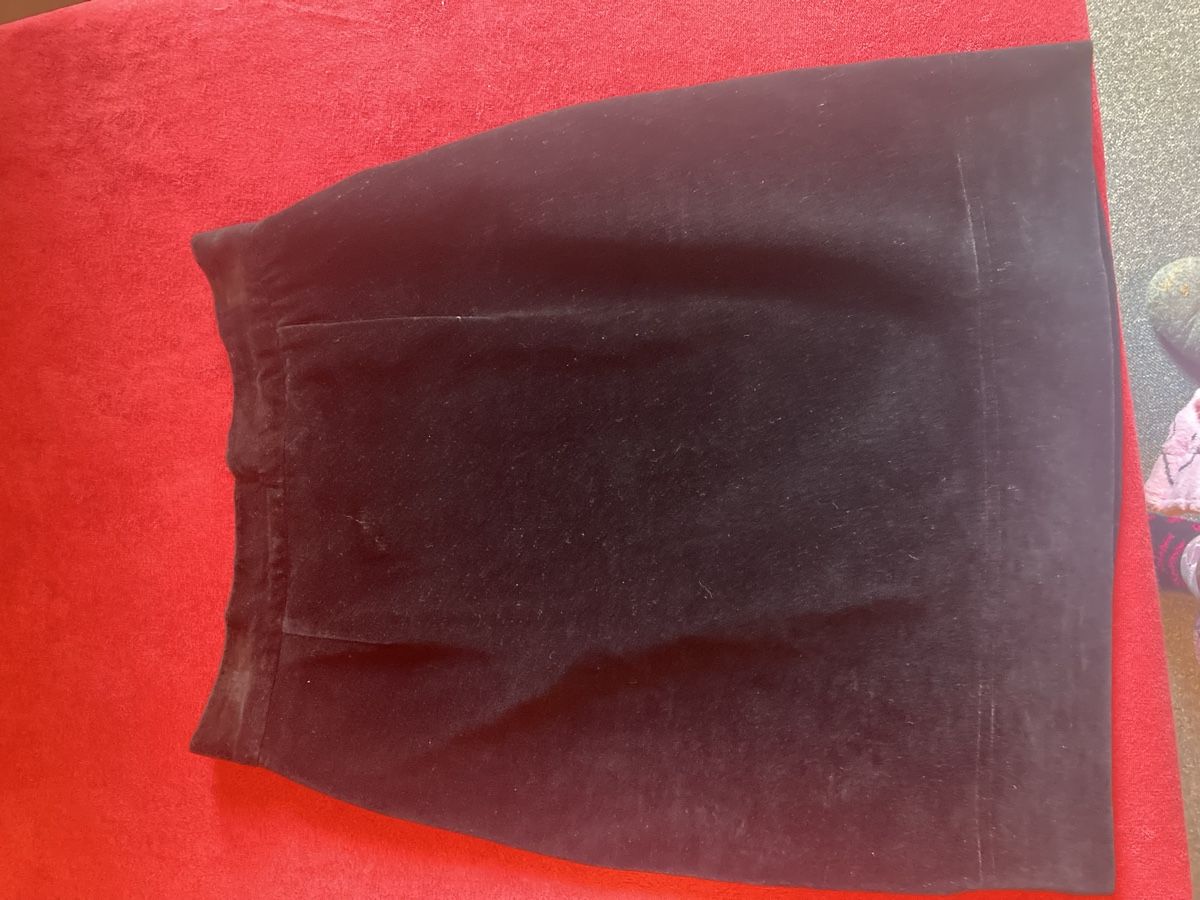 Moschino Gonne: Gonna velluto nero Moschino – Usato da Viganello venduto da Orisole 3