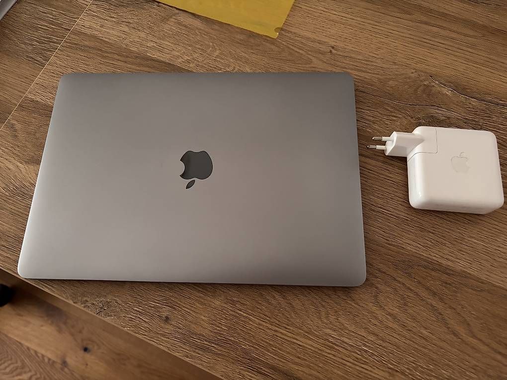 Apple Notebook: Macbook Pro 13 Zoll 2019 – Usato da Gockhausen venduto da DavideDeGiorgi 3