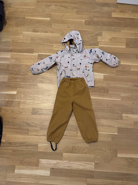 Lotti & Set di vestiti: Regenanzug Liewood 4 Jahre – Usato da Zürich venduto da LovieDovie