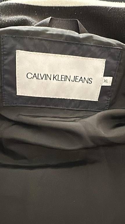Giacche: Daunenjacke Calvin Klein – Usato da Kloten venduto da cos_khp9 1