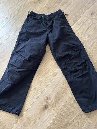 Parachute Hosen Schwarz zu Grösse L - Perfekt für den Sommer