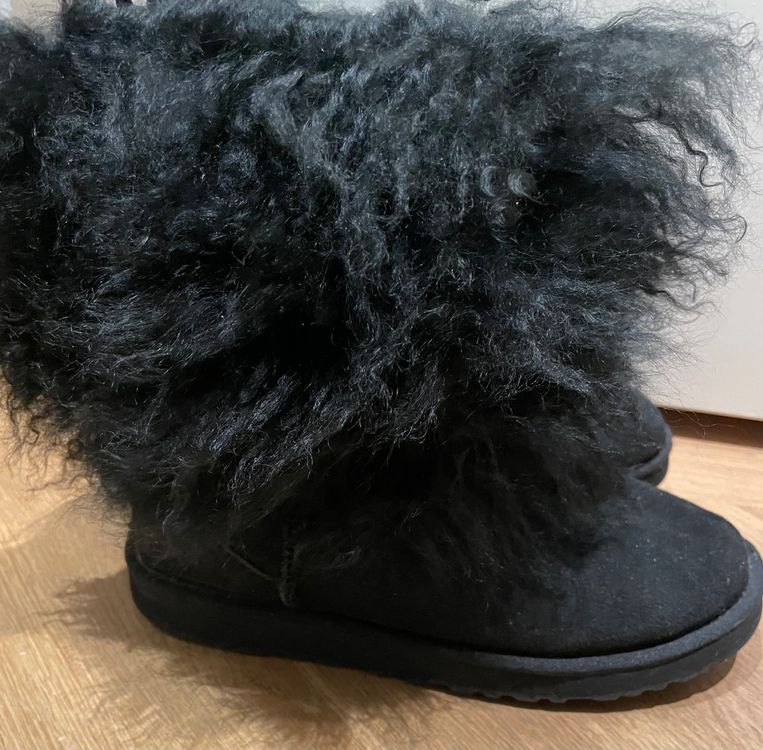 Uggs short sheepskin hot sale cuff boots