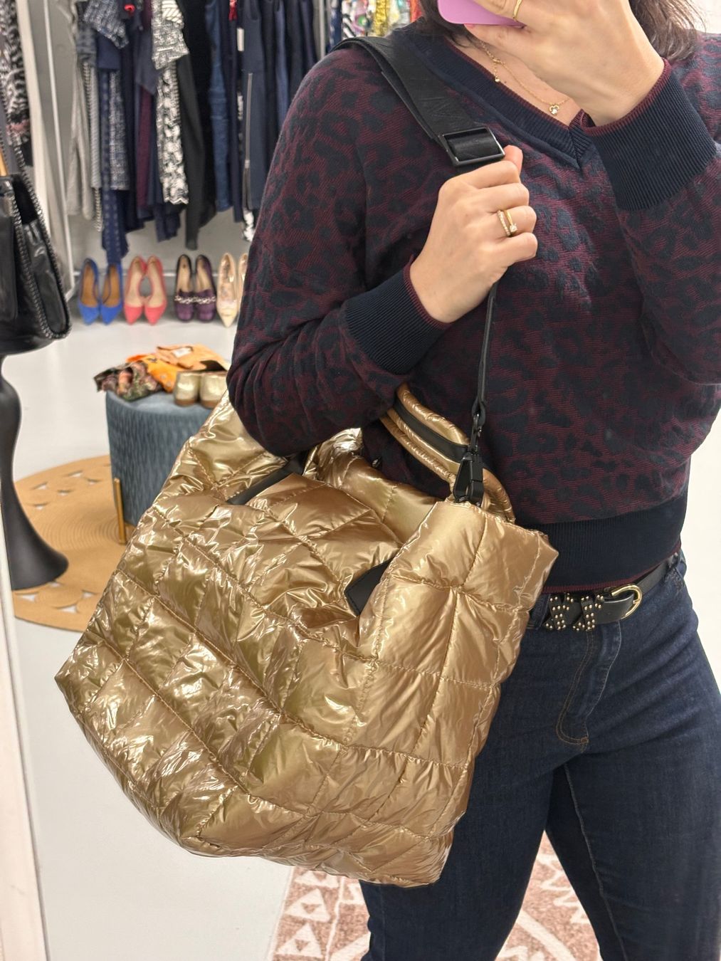 Borse da donna: Vee Collective Shopper gold schwarz Medium Tasche gesteppt – Nuovo (secondo la descrizione) da Regensdorf venduto da secondchancefashion 2