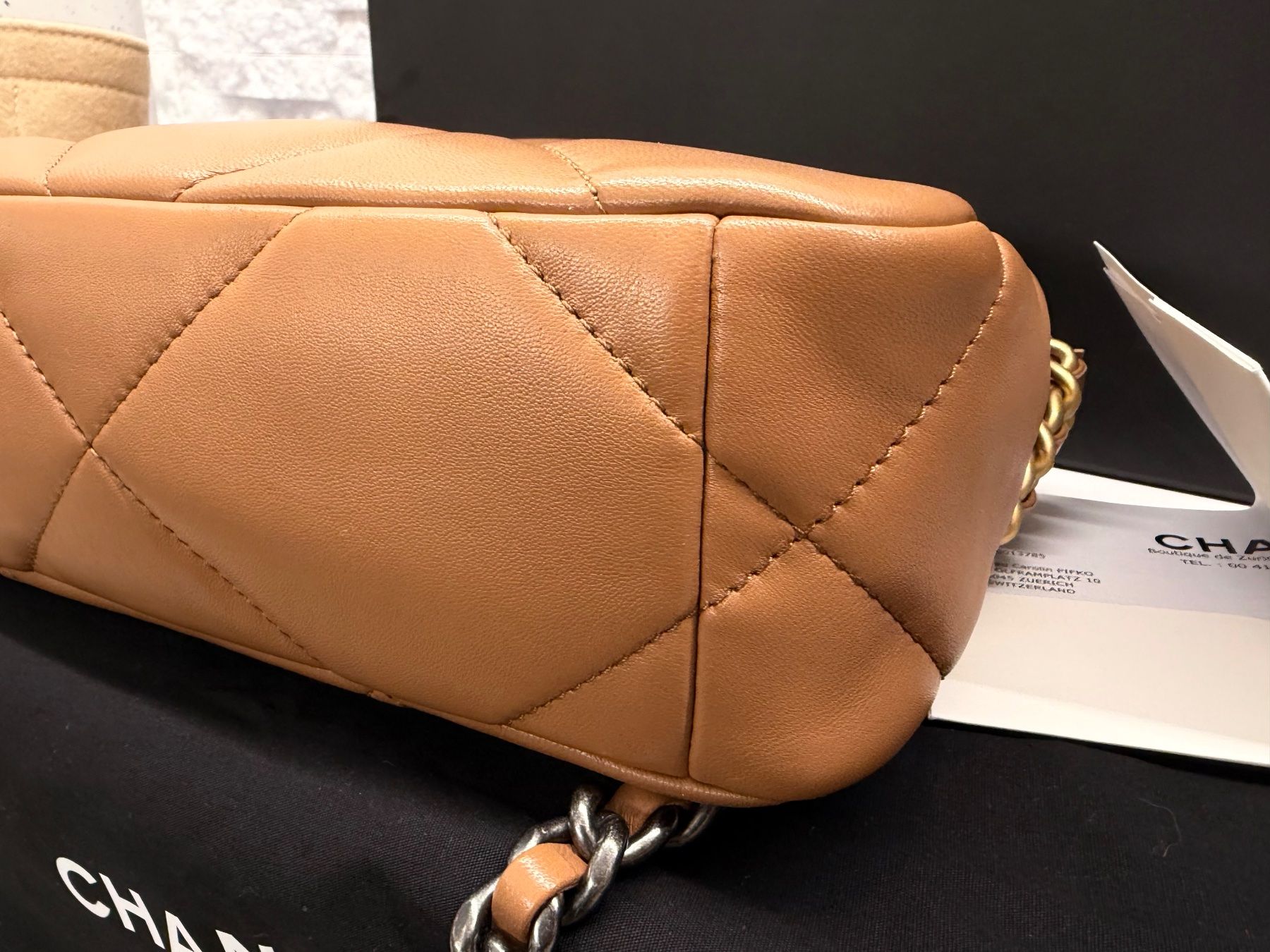 Chanel Borse da donna: Chanel 19 caramel Neu. Small – Nuovo (secondo la descrizione) da Zürich venduto da Loveluxery 8