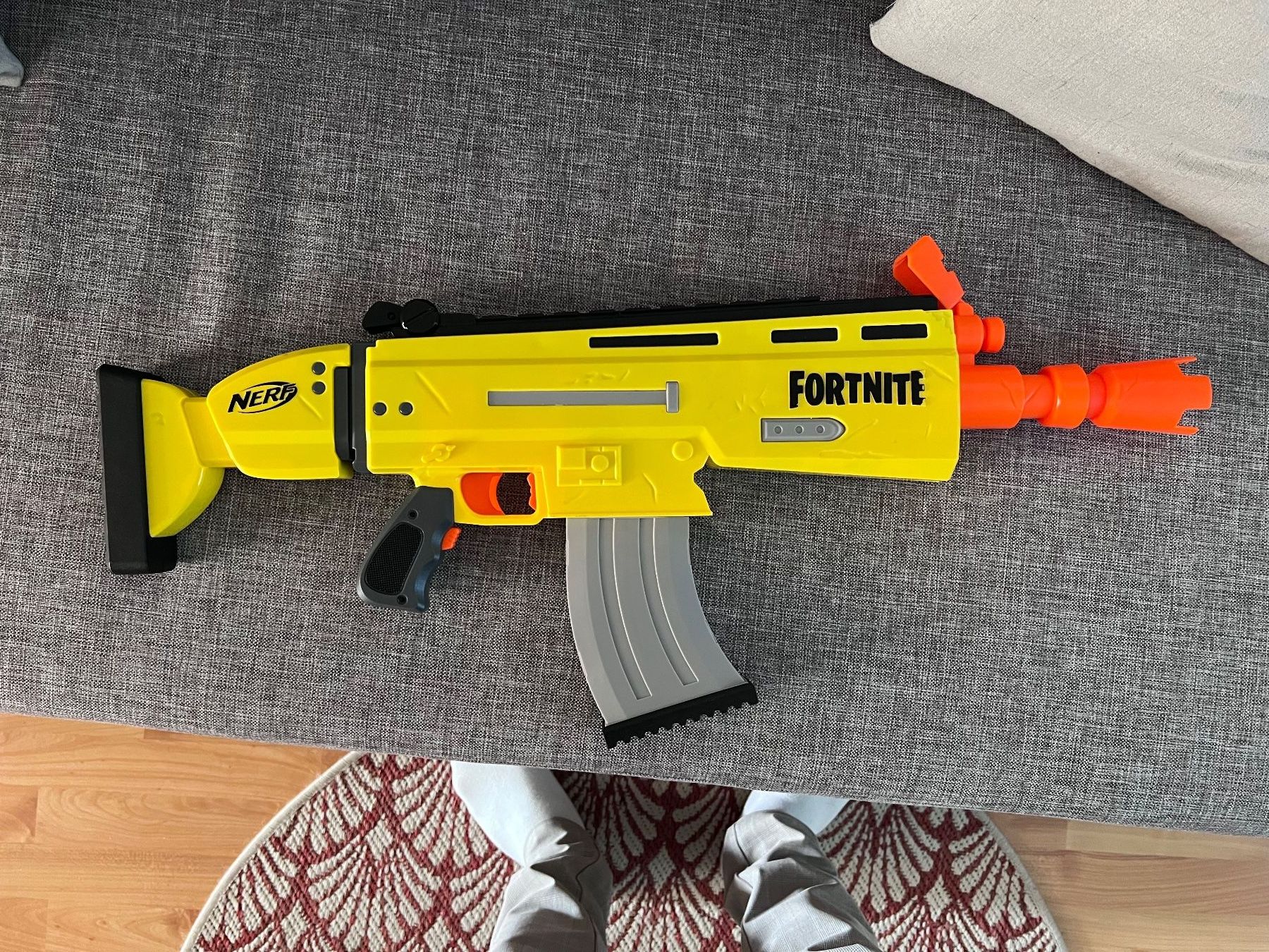 Nerf Giocattoli: NERF Fortnite SCAR Gelb – Usato da Steinhausen venduto da Giusi6312