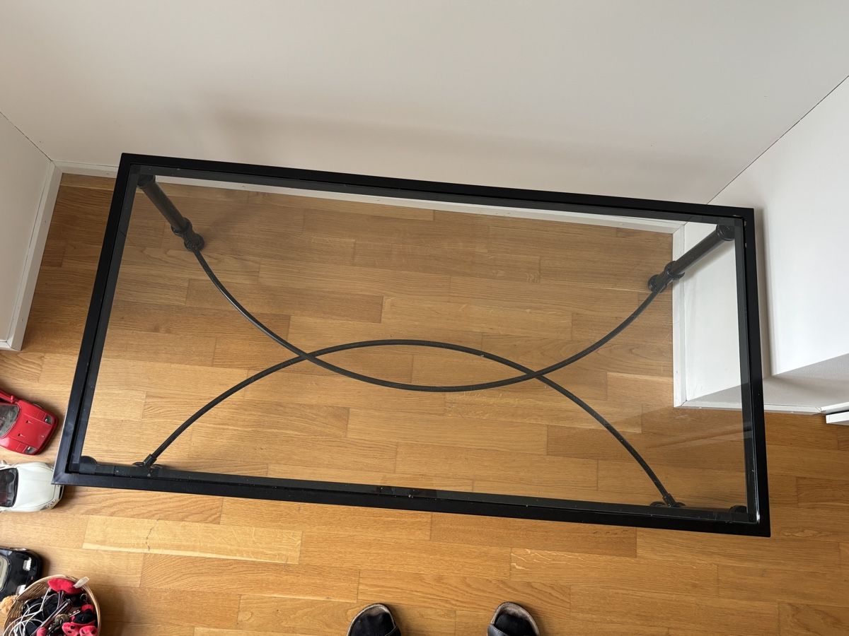 Tische: Schwarzer Glas Couchtisch – Gebraucht aus Gebenstorf von pas_9p6b