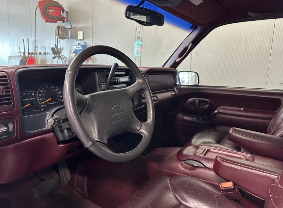 Chevrolet Automobili: CHEVROLET SILVERADO 5,7 V8 – Usato da Flühli LU venduto da Overland_Motors 4