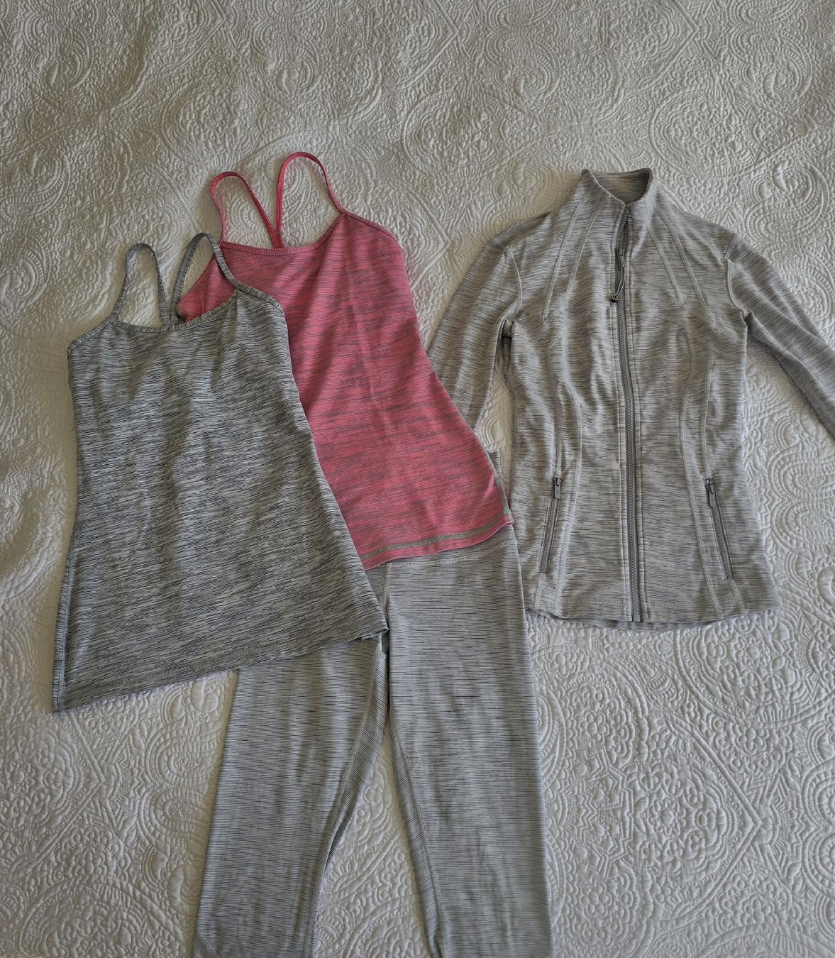 Lululemon Lots de vêtements: Lululemon Set – D'occasion à Zollikon par C.fromParis