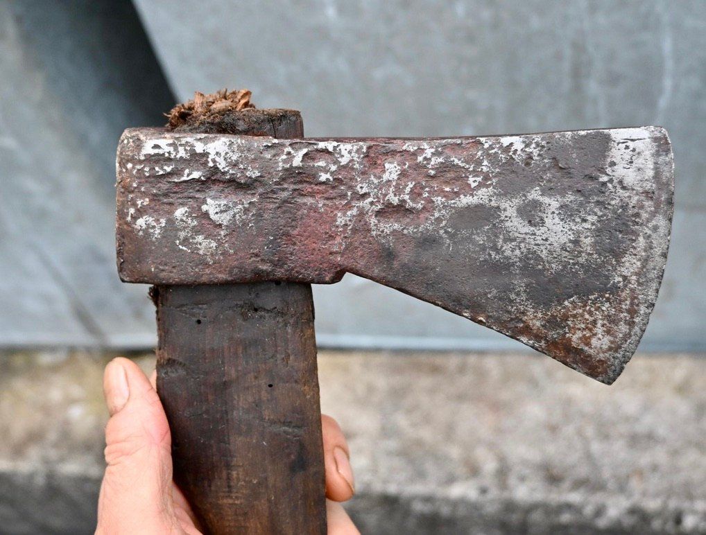 Tutti gli attrezzi: antikes HANDBEIL geschmiedet Länge 39cm – Usato da Pfaffhausen venduto da mono_rec 2