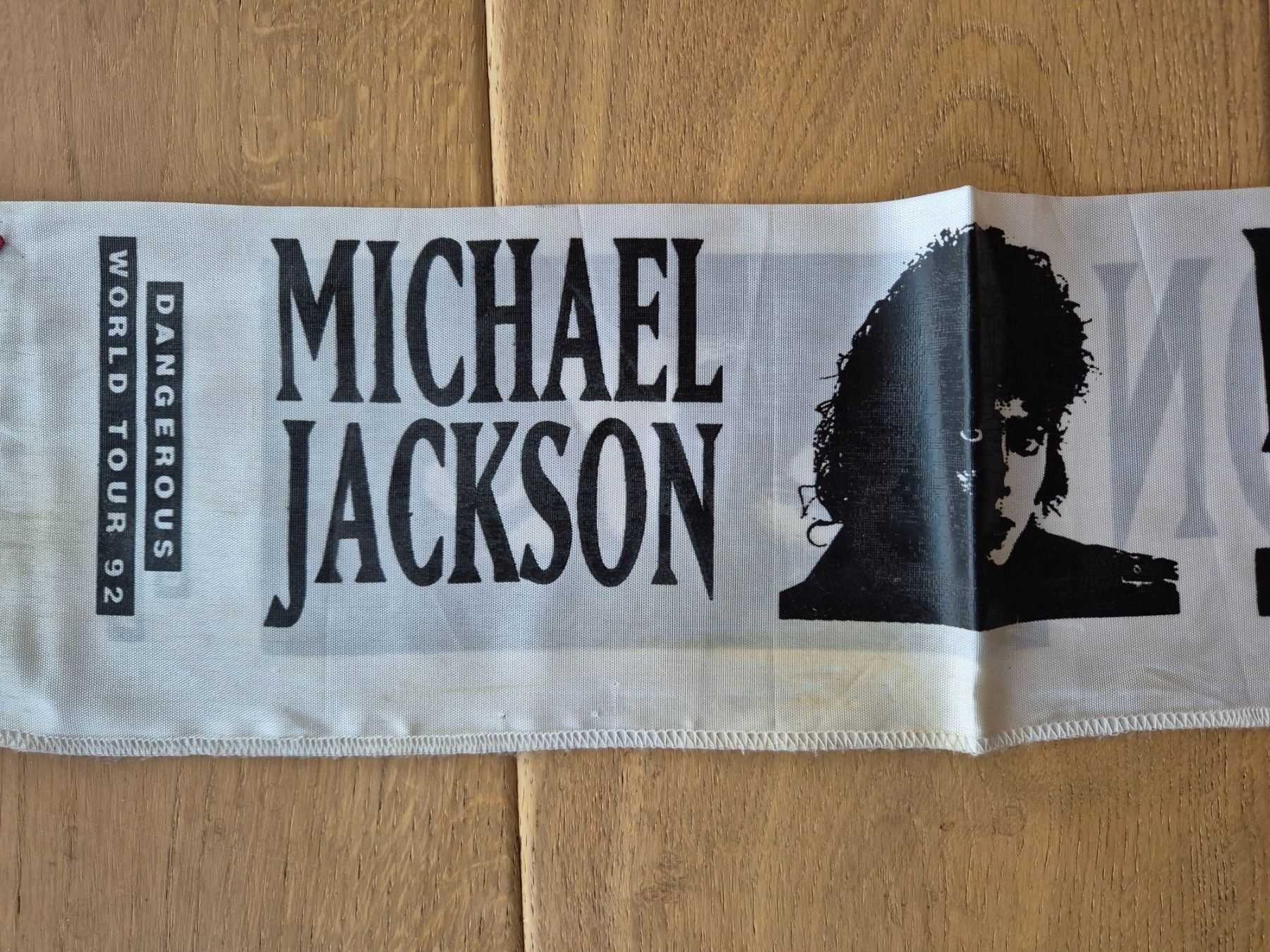 Foulard & Sciarpe: Michael Jackson scarf Dangerous World Tour 92 – Usato da Savièse venduto da coeur88 4