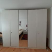 Kleiderschrank mit Spiegel