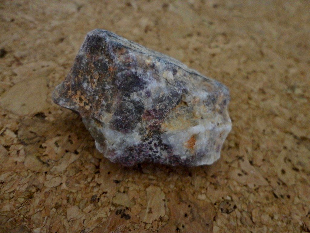 Minerali & Pietre curative: Turmalin rot roh / Rubellit – Nuovo (secondo la descrizione) da Biberist venduto da Steine 1