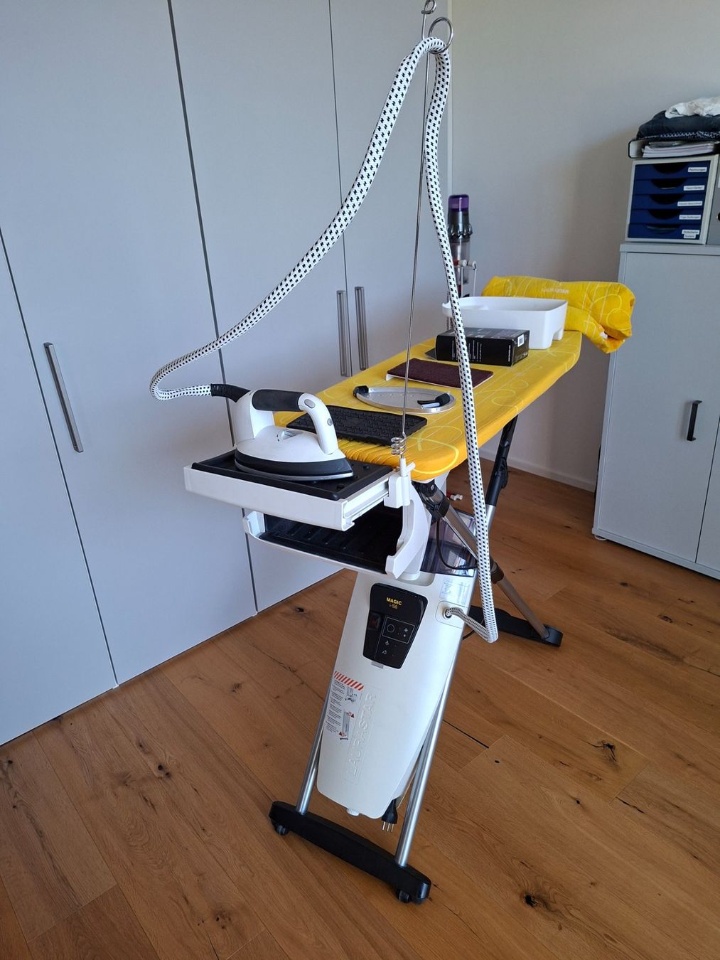 Laurastar Ferri da stiro: Bügelstation Laurastar Magic iS6 – Usato da Küssnacht am Rigi venduto da rehpark1