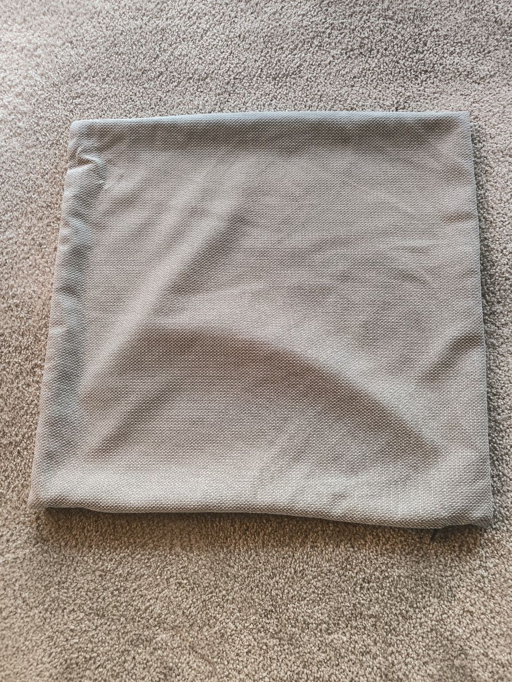 Cuscini: Neutral Cushion Cover – Usato da Zug venduto da LindaManga 5