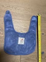 Blauer Baby-Lätzli mit Hase