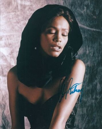 Whitney Houston (1963-2012) - orig. sign. Grossfoto