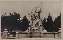 NEUCHÂTEL - Monument de la République
