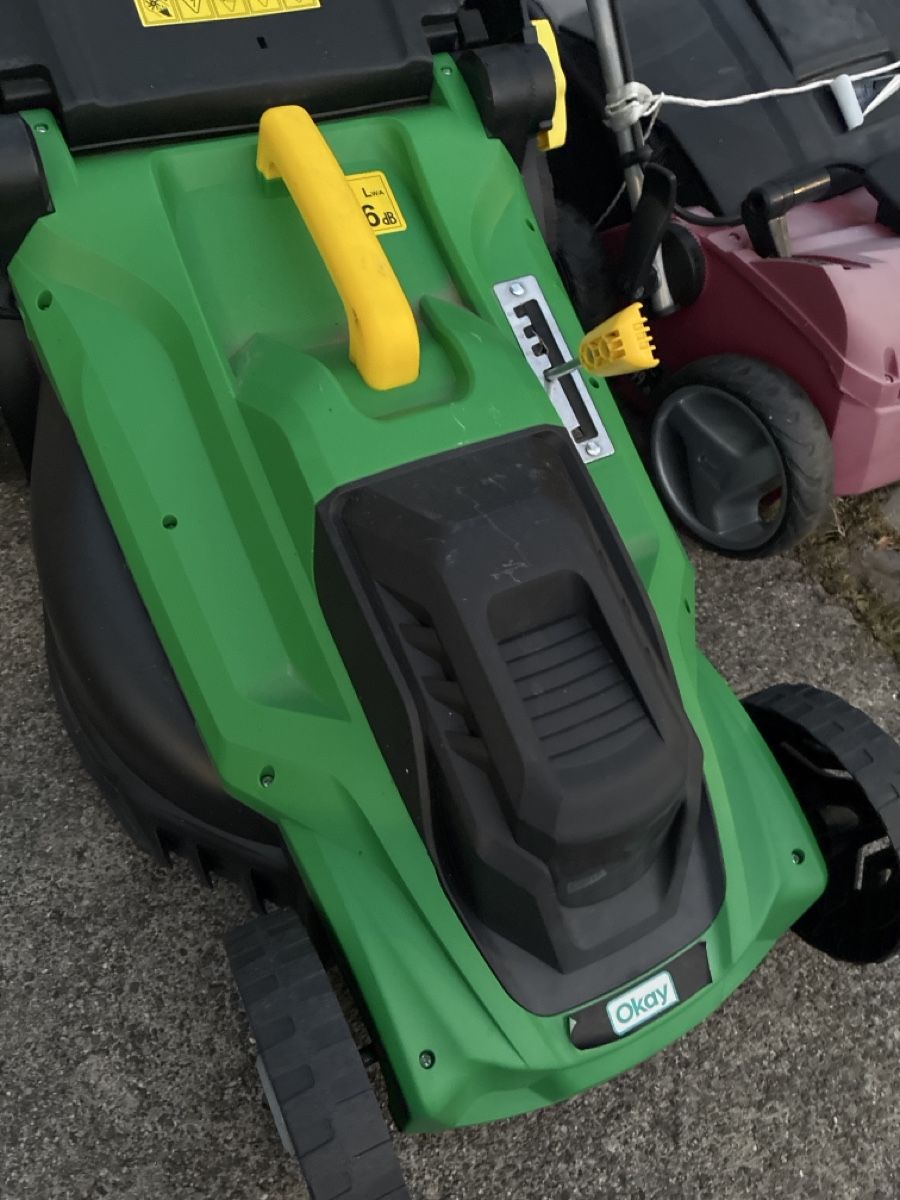 Tondeuses à gazon: Rasenmäher OKAY Elektro gebraucht – D'occasion à Kölliken par Razorback2 1