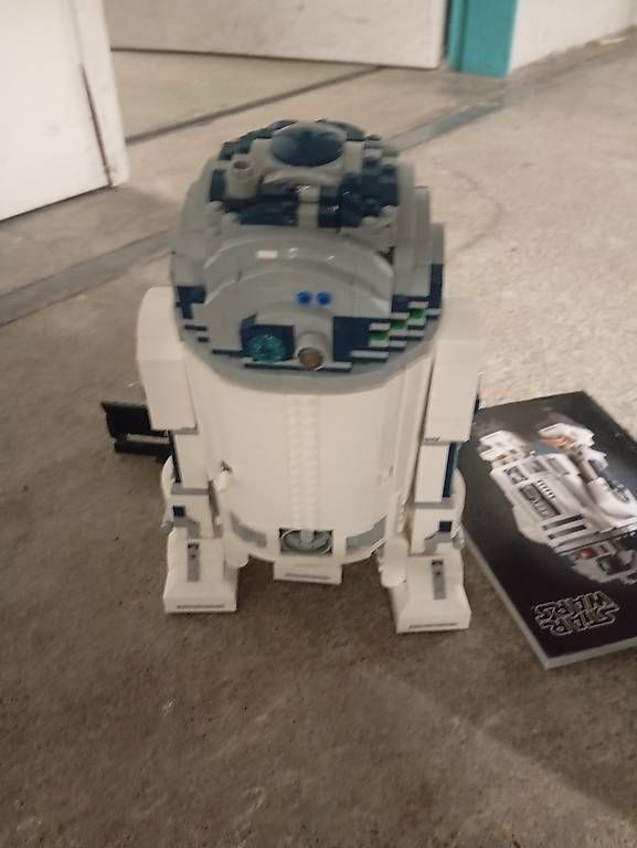 Lego Giocattoli: Lego R2D2 Star wars komplett mit buch – Usato da Basel venduto da Petergunn 4