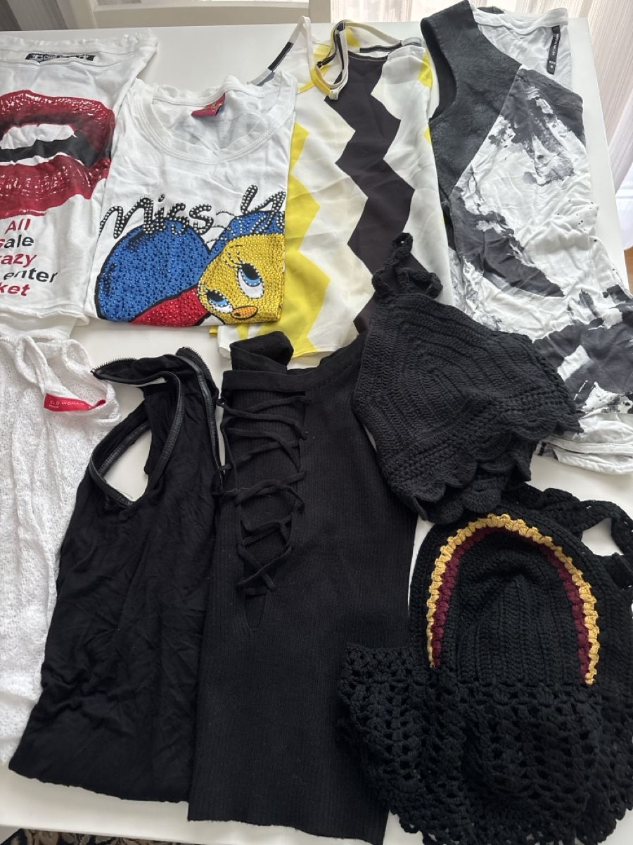 Lotti & Set di vestiti: T- shirts S und XS  – Usato da Zürich venduto da fllanza01 3