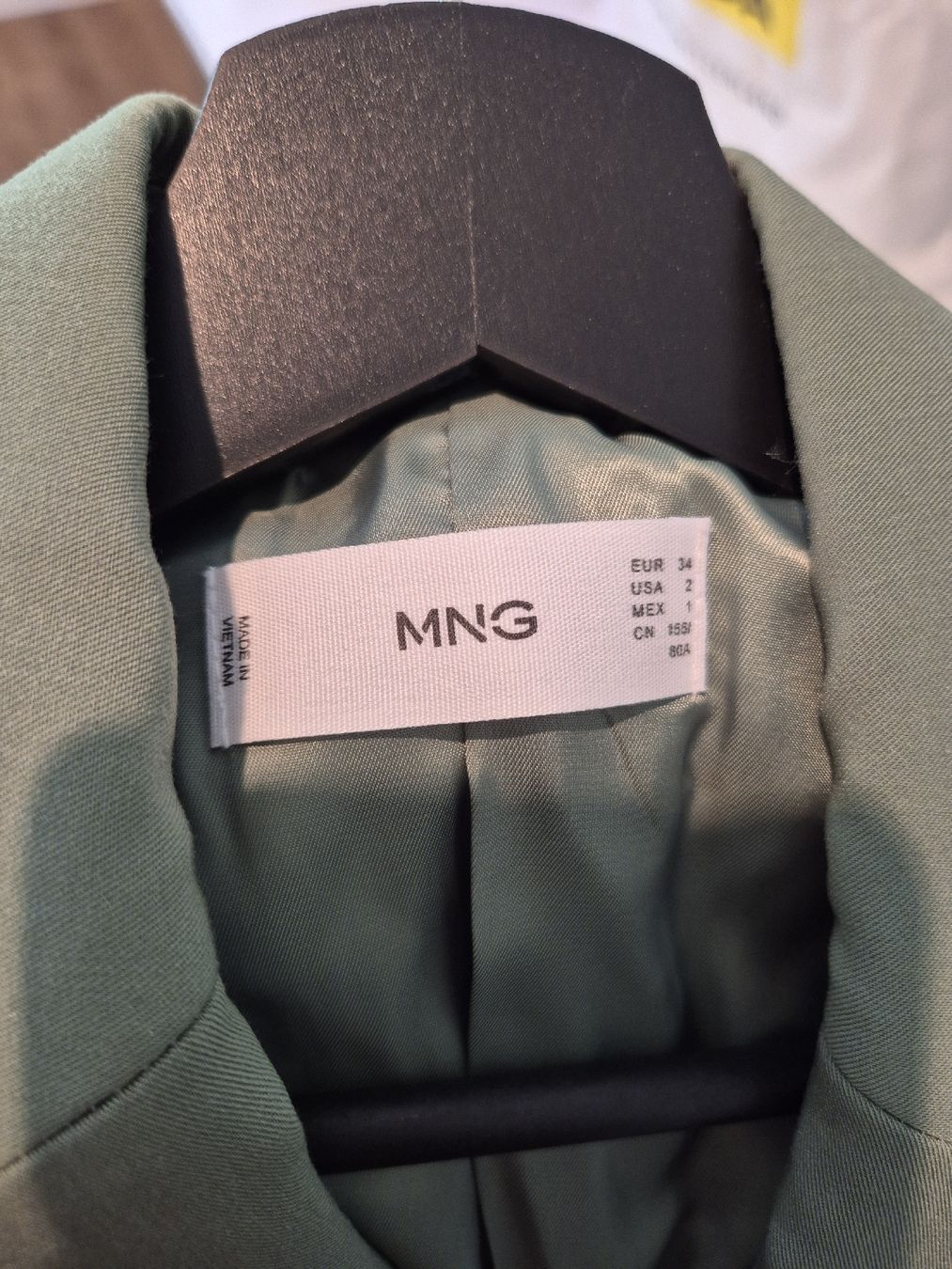 Mango Giacche: Schicker Damen-Blazer grün / Grösse 34 – Usato da Niederbipp venduto da rainbow1003 2