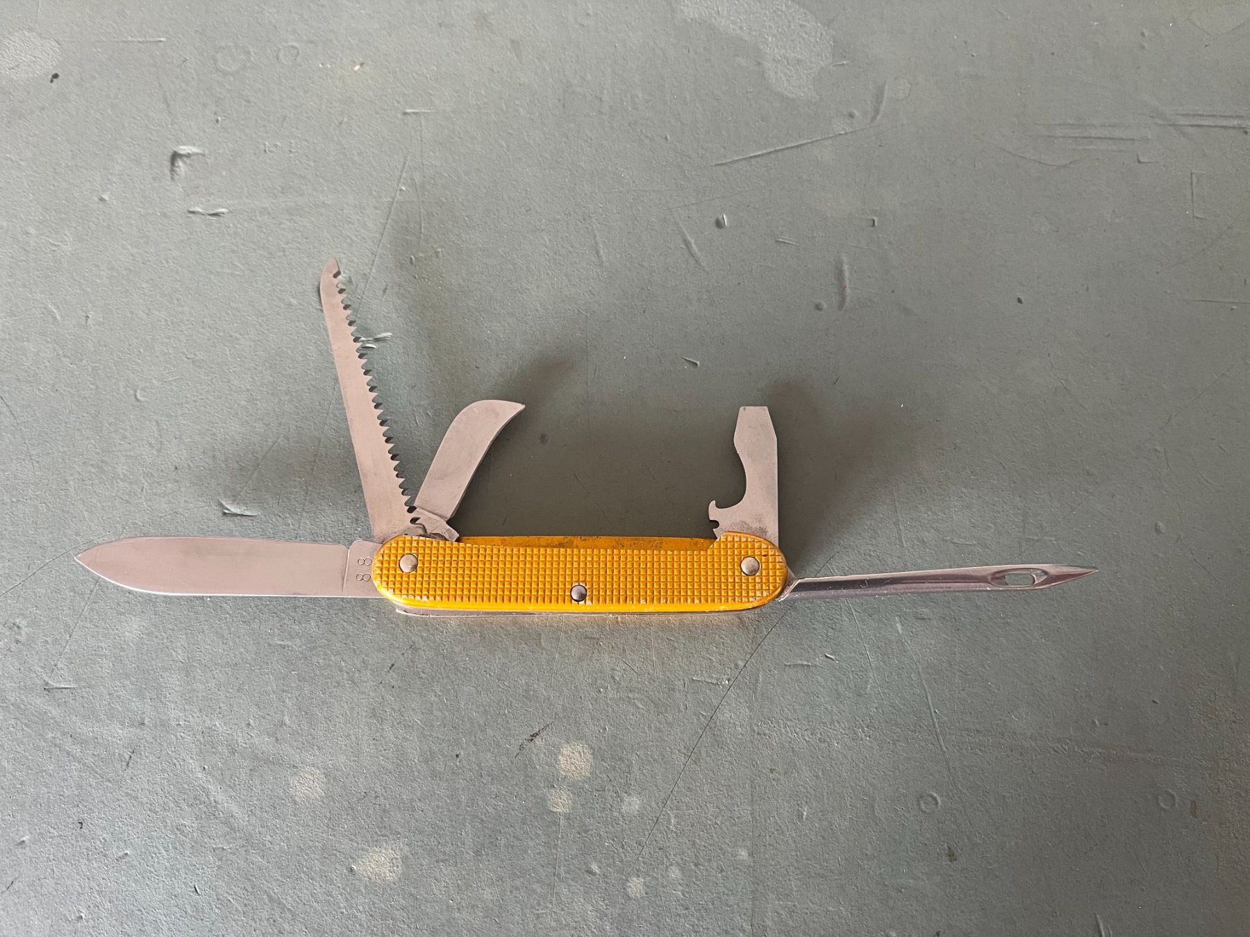 Victorinox Coltelli tascabile: Neuwertiges Victorinox Alox Messer, Bugnard – Usato da Dintikon venduto da Redgar58 1