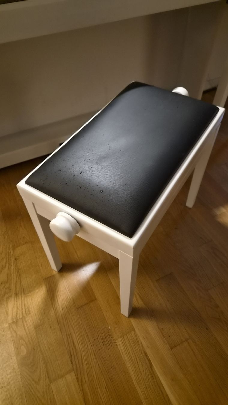 Kawai Strumenti musicali: Digital piano white with bench good condition – Usato da Köniz venduto da abb_p8zr 1