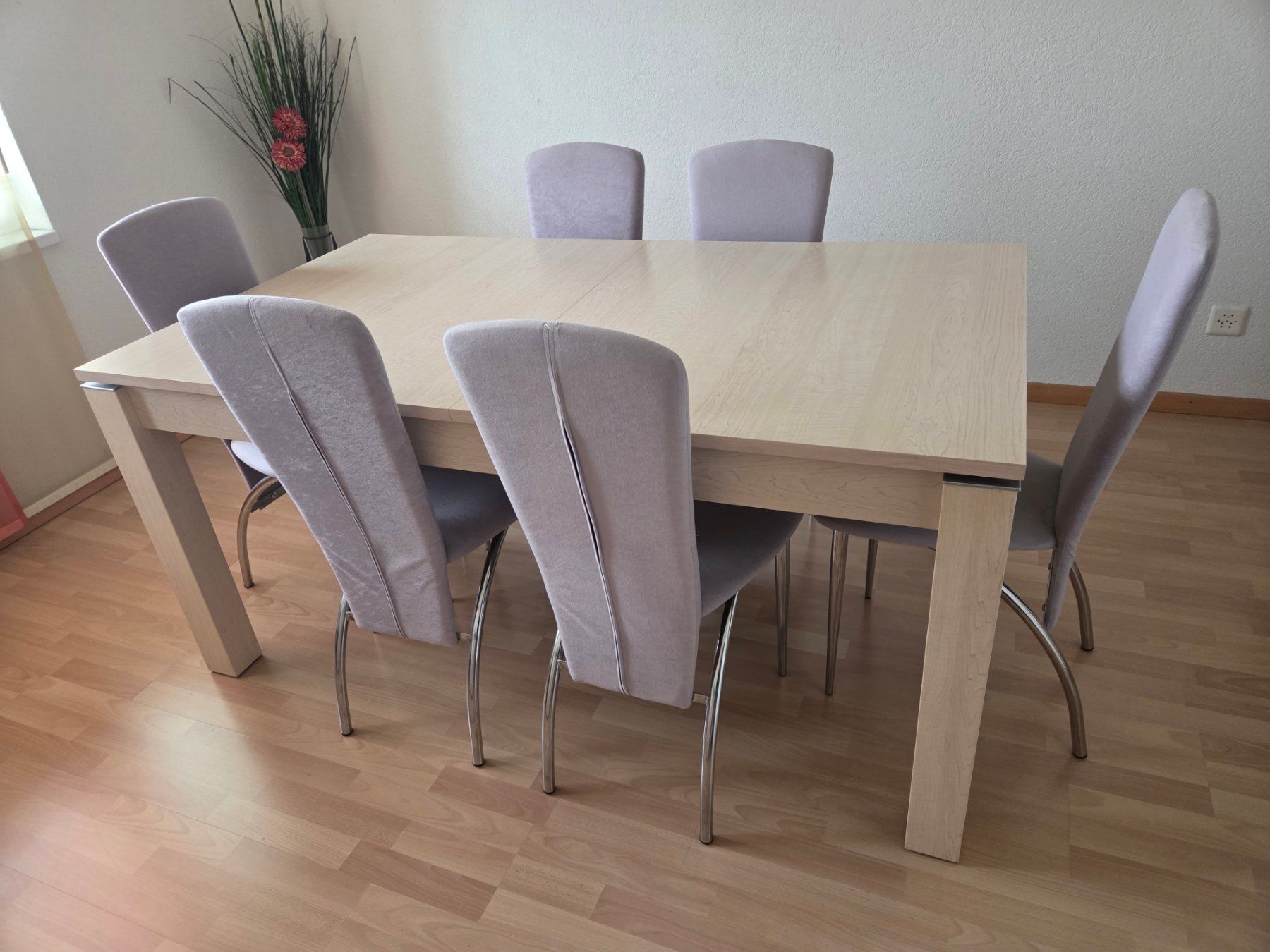 Tische: Esstisch mit Stühlen und Sideboard – Gebraucht aus Waltenschwil von wys_6stx