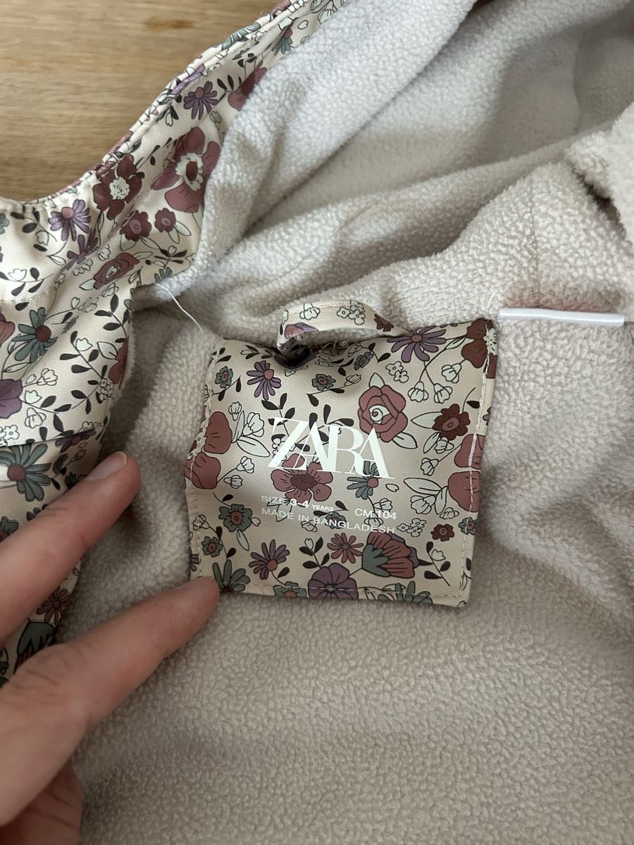 Zara Giacche & Cappotti: Gefütterte Regenjacke – Usato da Stäfa venduto da Michelecarmen8892 1