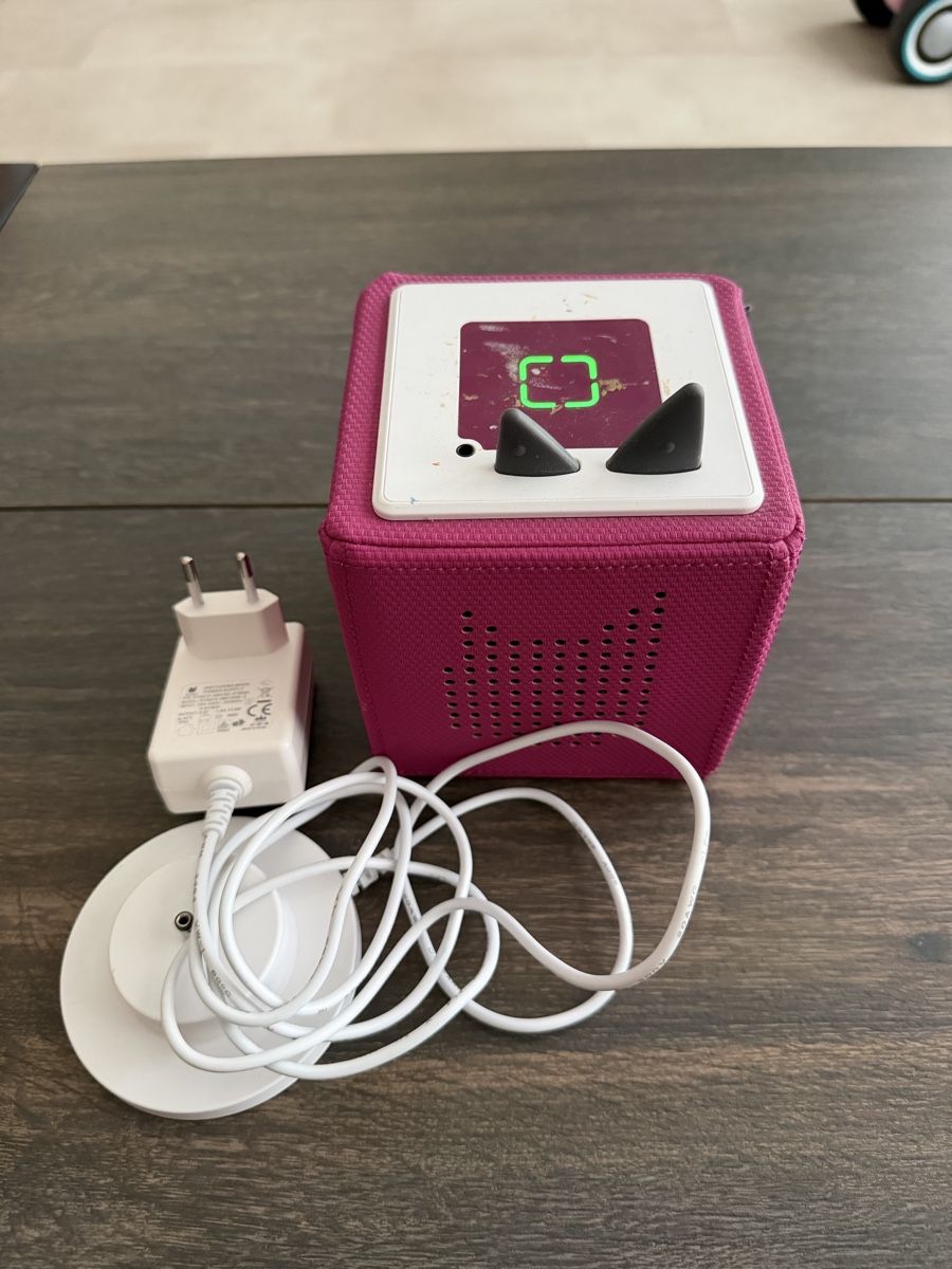 Tonies Giocattoli: Toniebox pink inkl. Ladestation – Usato da Möriken AG venduto da th9409