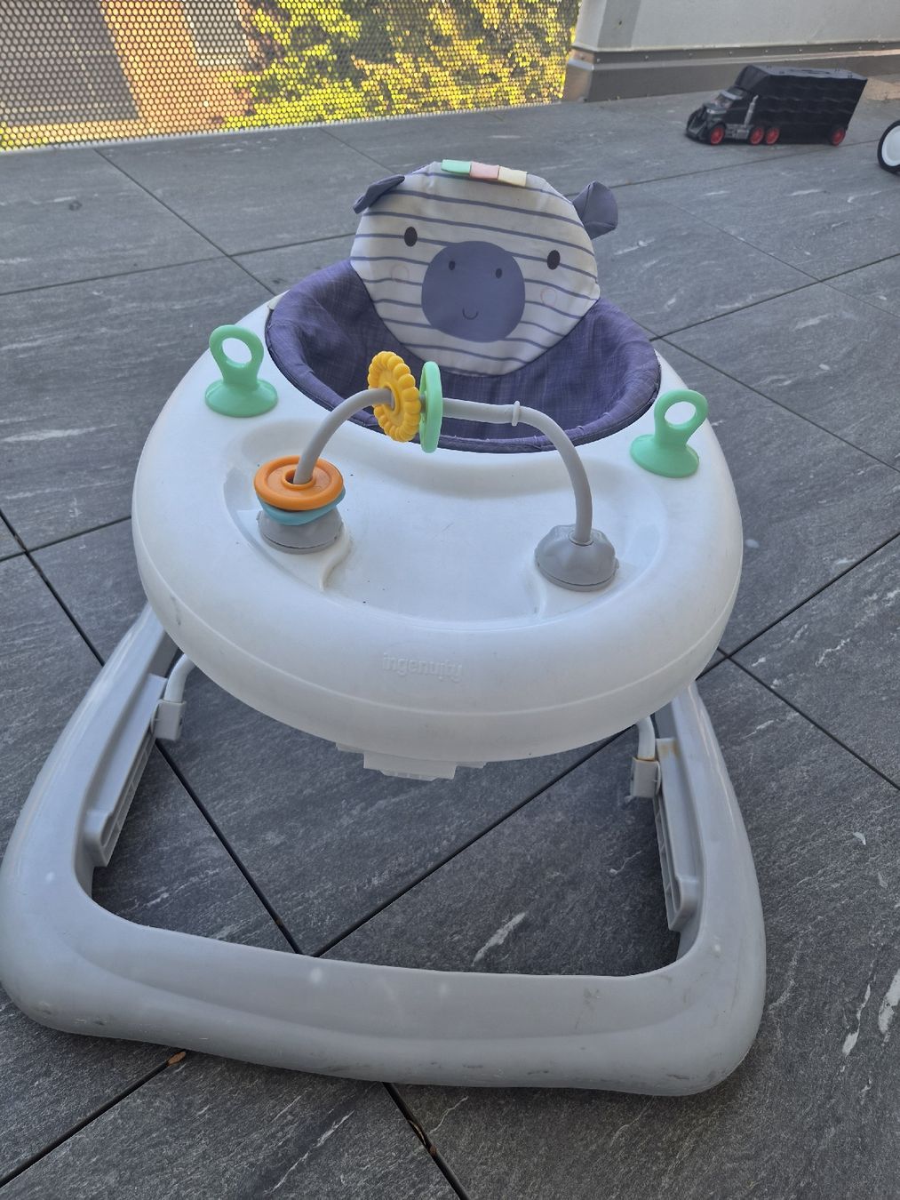 Véhicules pour enfants: Lauflernhilfe Baby – D'occasion à Pratteln par zel_hg68