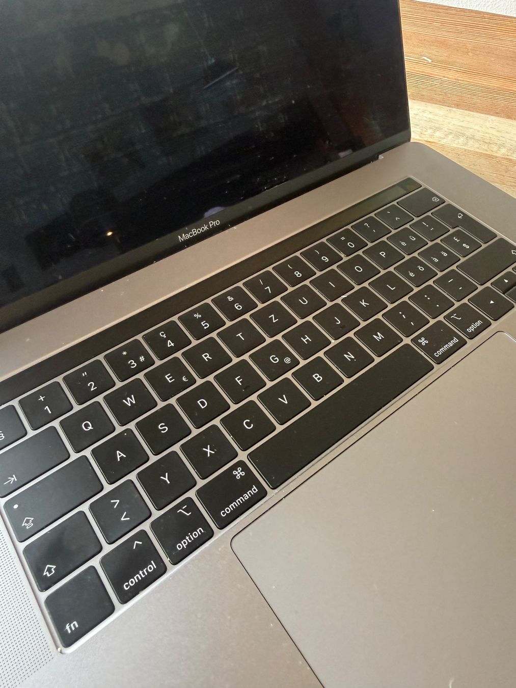 Apple Portables: Apple MacBook Pro A1990 – Défectueux à Fahrni b. Thun par Bergers_occasionen 2