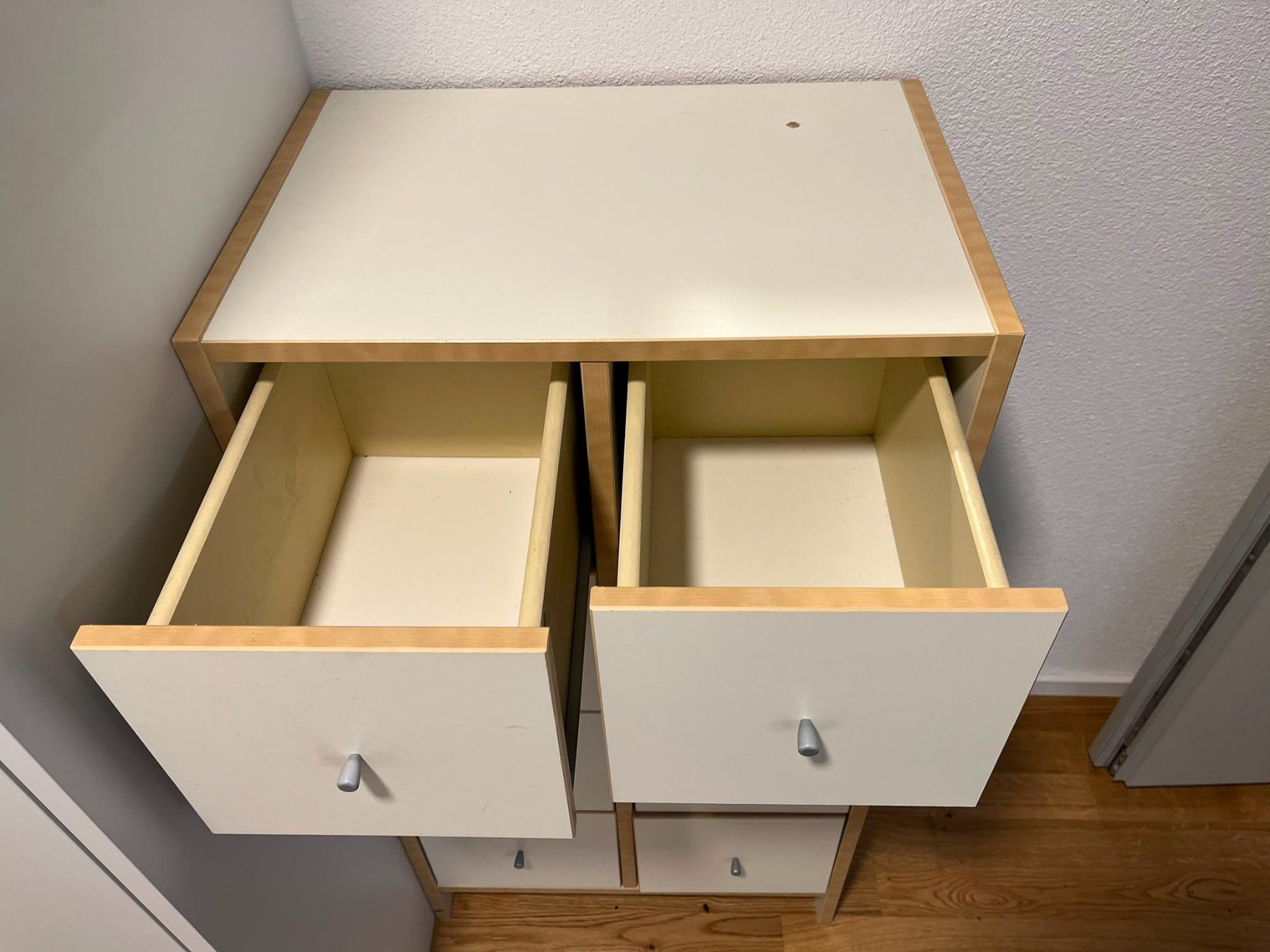 Commodes: Kommode mit 8 Schubladen – D'occasion à Zürich par Theburrenclan 1