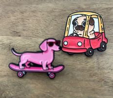 2x Pin Hunde