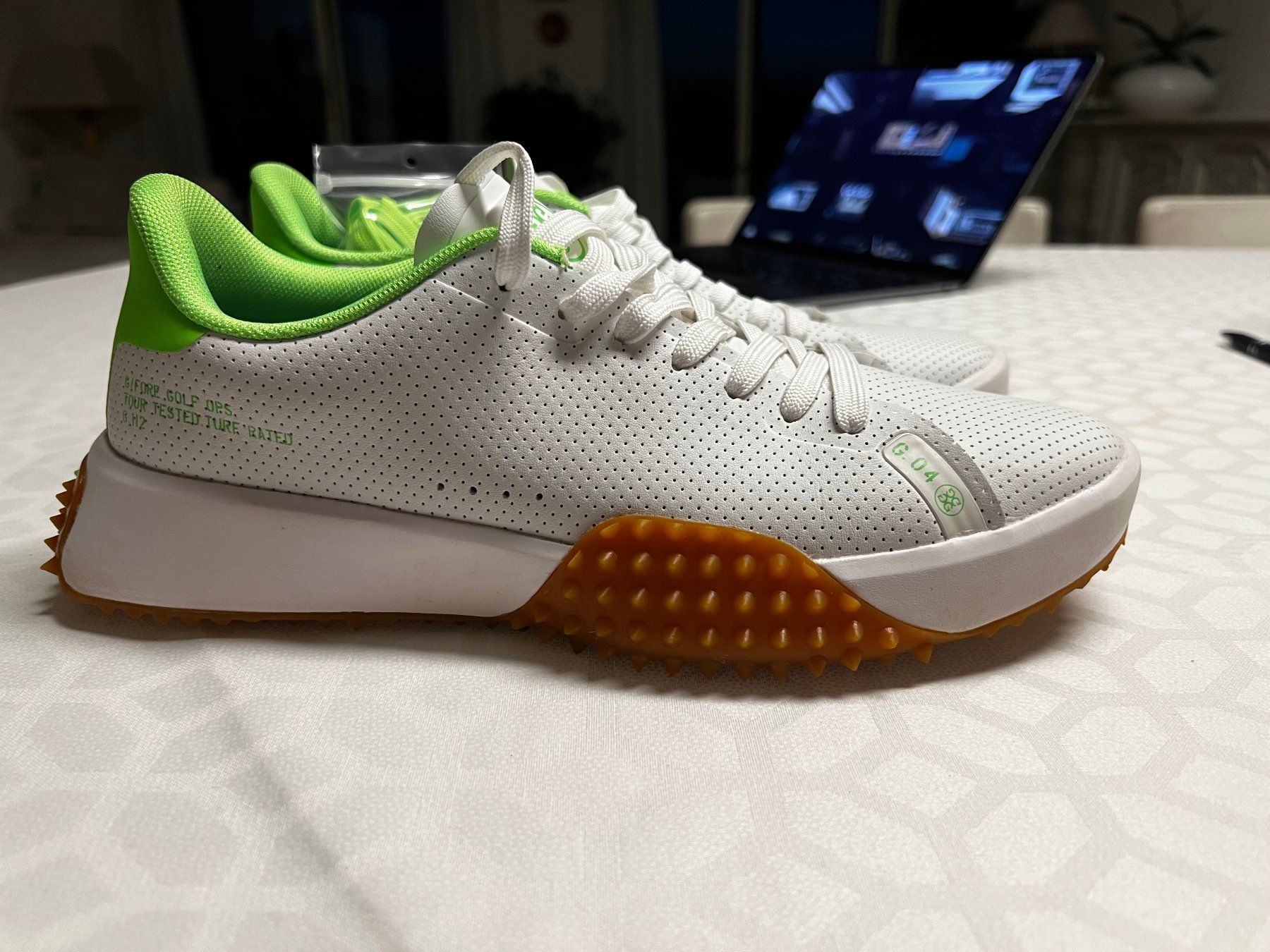 Chaussures hommes: Golf-Schuhe 41,5 vom Profi – Neuf (Voir description) à Lachen SZ par bootele 4