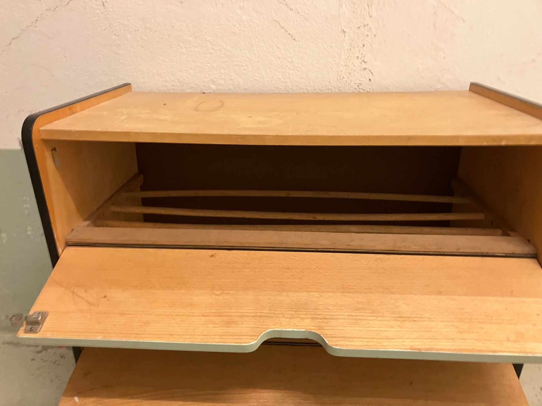 Cassettiere: Schuhschrank aus den Fünfzigern – Usato da Zürich venduto da sarahheer 2