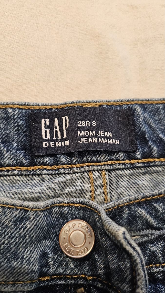 Gap Jeans: GAP Denim  Mom Jean – Nuovo (secondo la descrizione) da Staufen venduto da M19M 1